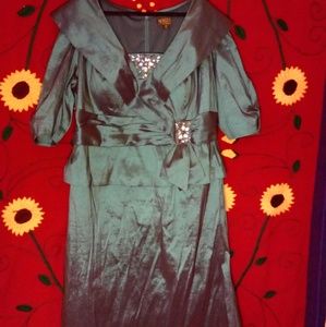 Ignite evenings formal torquoise green gown